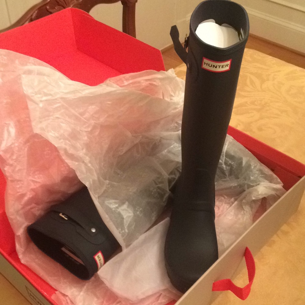 Hunter boots new in the box. Come with offers.